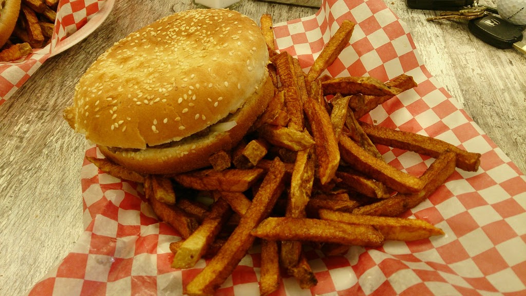 Recardos Take-Out | 12779 Peggys Cove Rd, Tantallon, NS B3Z 2N2, Canada | Phone: (902) 826-2114