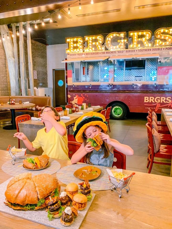 The Travelista Vanessa DSouza | Walker St, Cambridge, ON N3C 2C4, Canada | Phone: (519) 835-6679