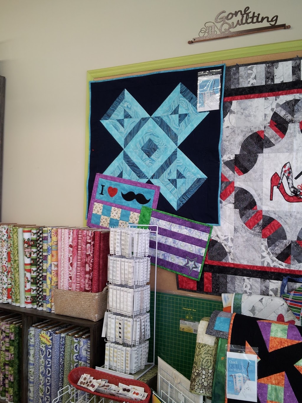 Ateliers Quilt & Coton | 110 Rue Georges, Gatineau, QC J8M 1A2, Canada | Phone: (819) 617-6777