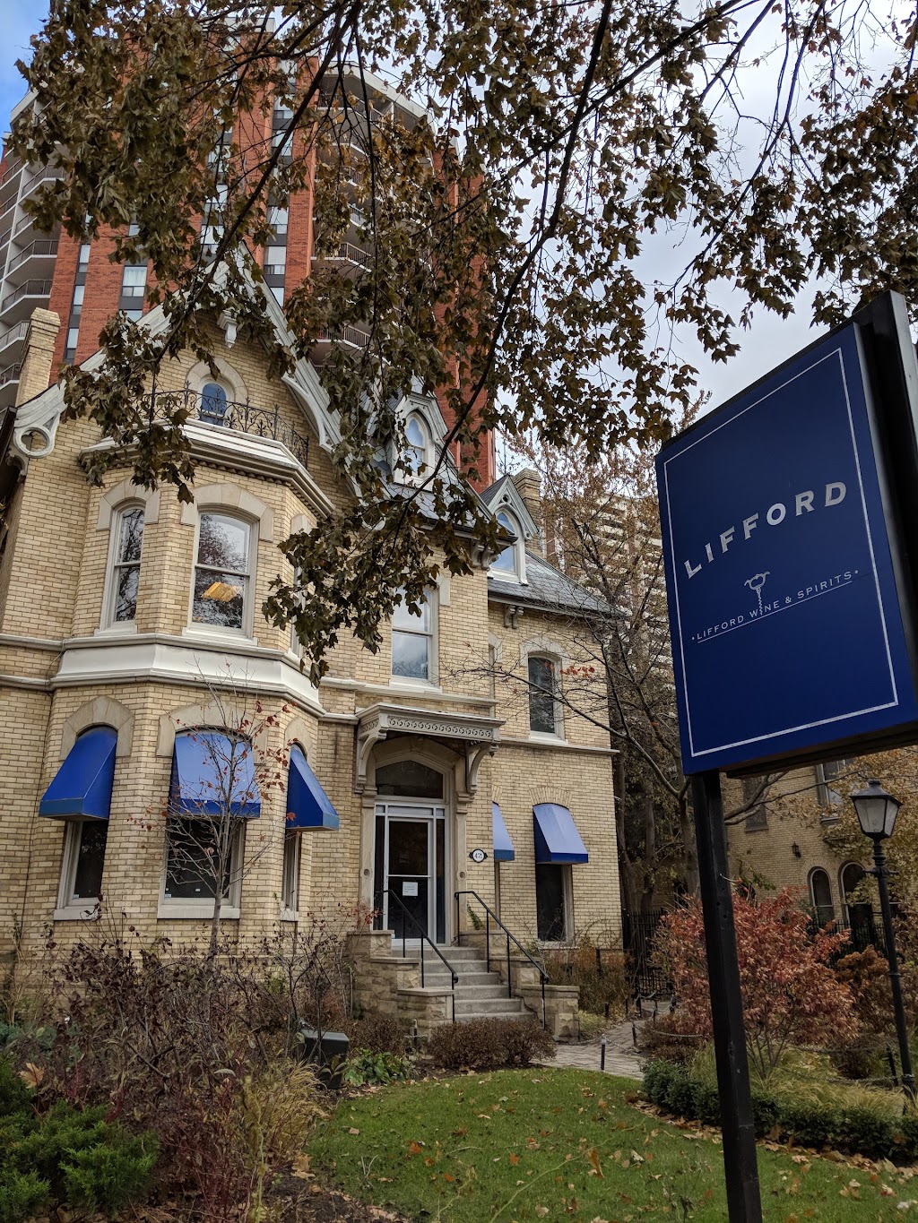 Lifford Wine & Spirits Inc. | 90 Wingold Ave Unit 4, North York, ON M6B 1P5, Canada | Phone: (416) 440-4101