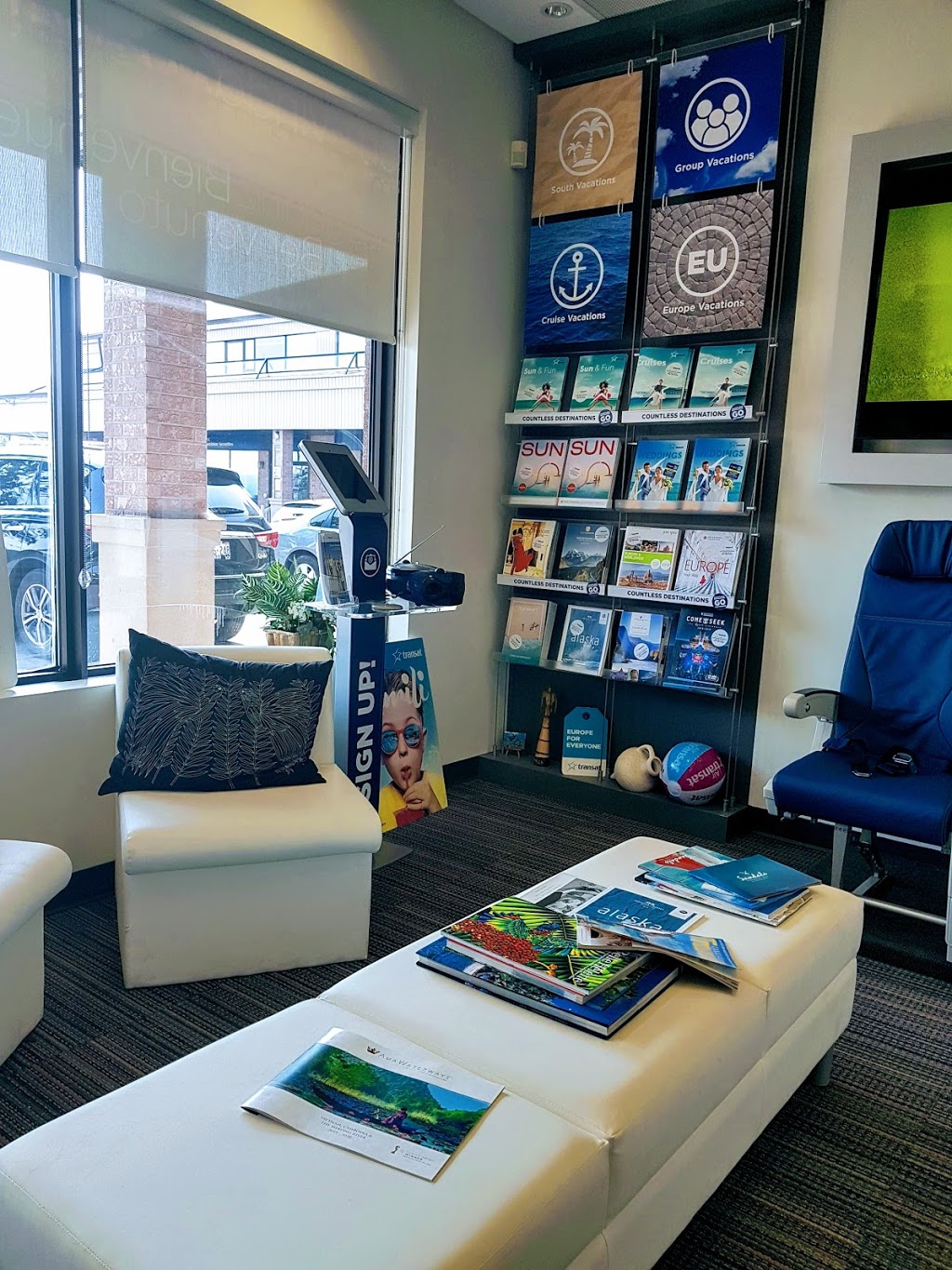 Transat Travel | 11 Victoria St, Barrie, ON L4N 6T3, Canada | Phone: (705) 726-6525