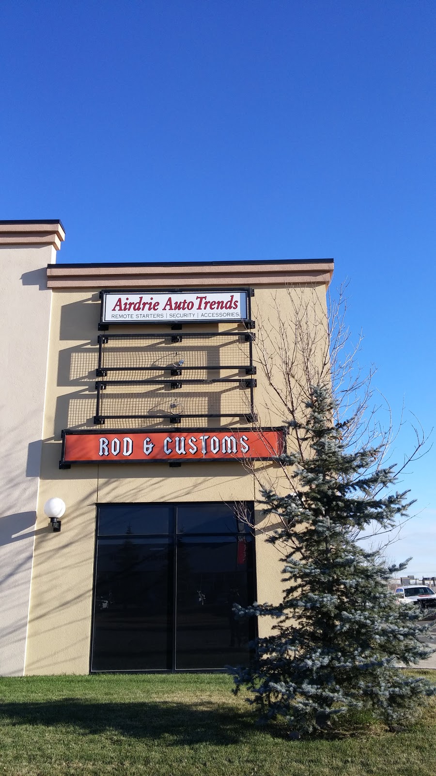 Paron Collision & Paint | 2966 Main St SE, Airdrie, AB T4B 3G4, Canada | Phone: (403) 912-7577