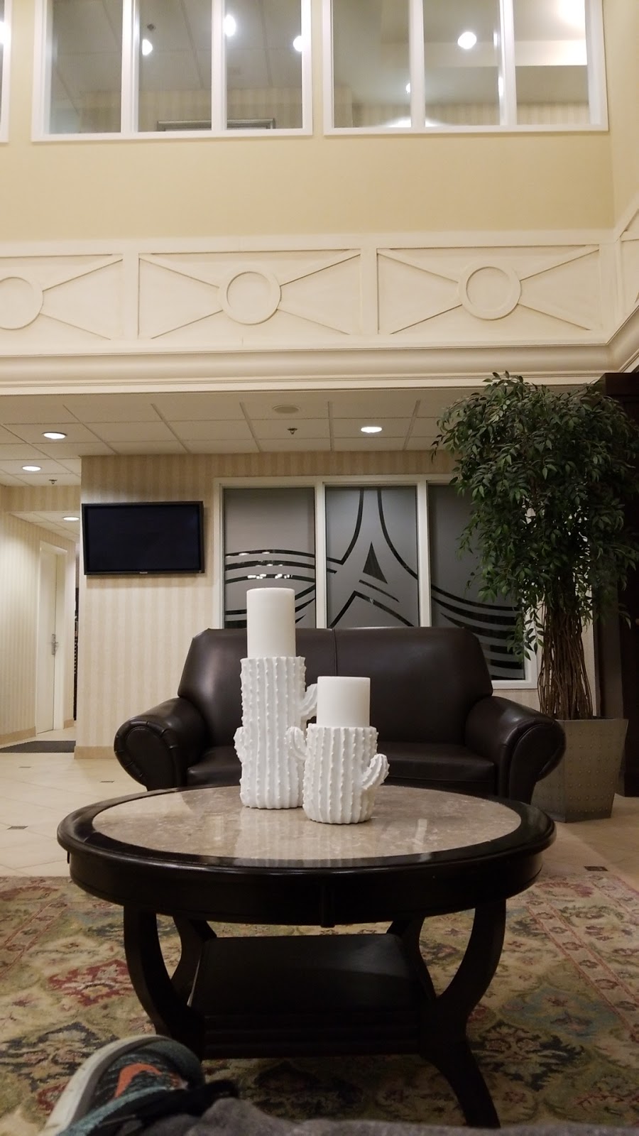 Admiral Inn & Suites | 2161 N Sheridan Way, Mississauga, ON L5K 1A3, Canada | Phone: (905) 403-9777