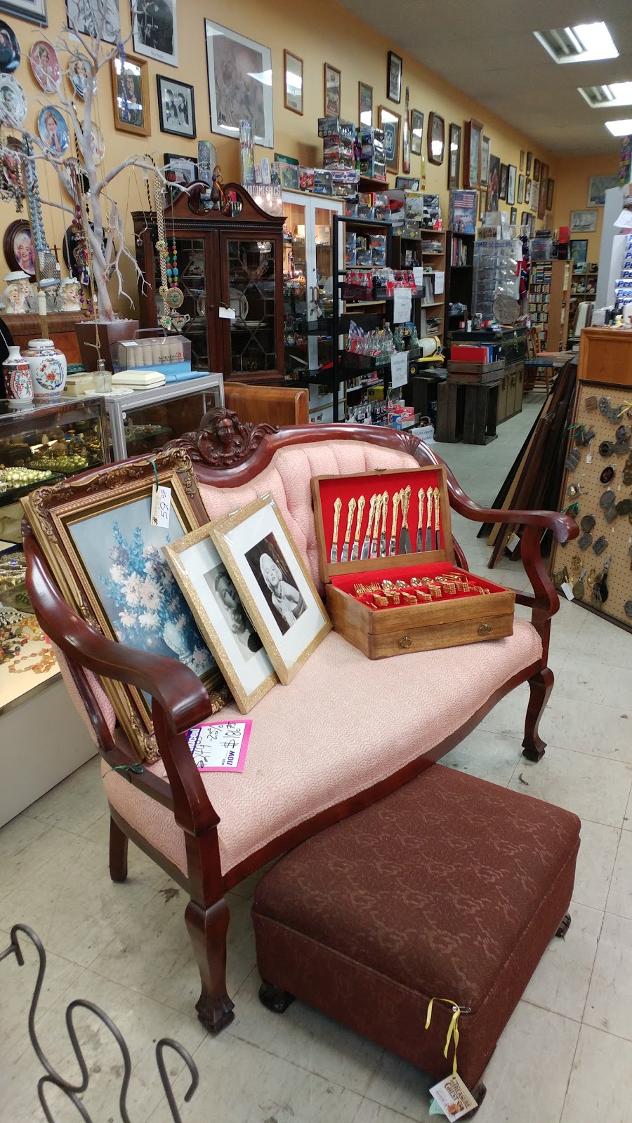 jms Treasure Chest | 293 Ottawa St N, Hamilton, ON L8H 3Z8, Canada | Phone: (905) 335-5700