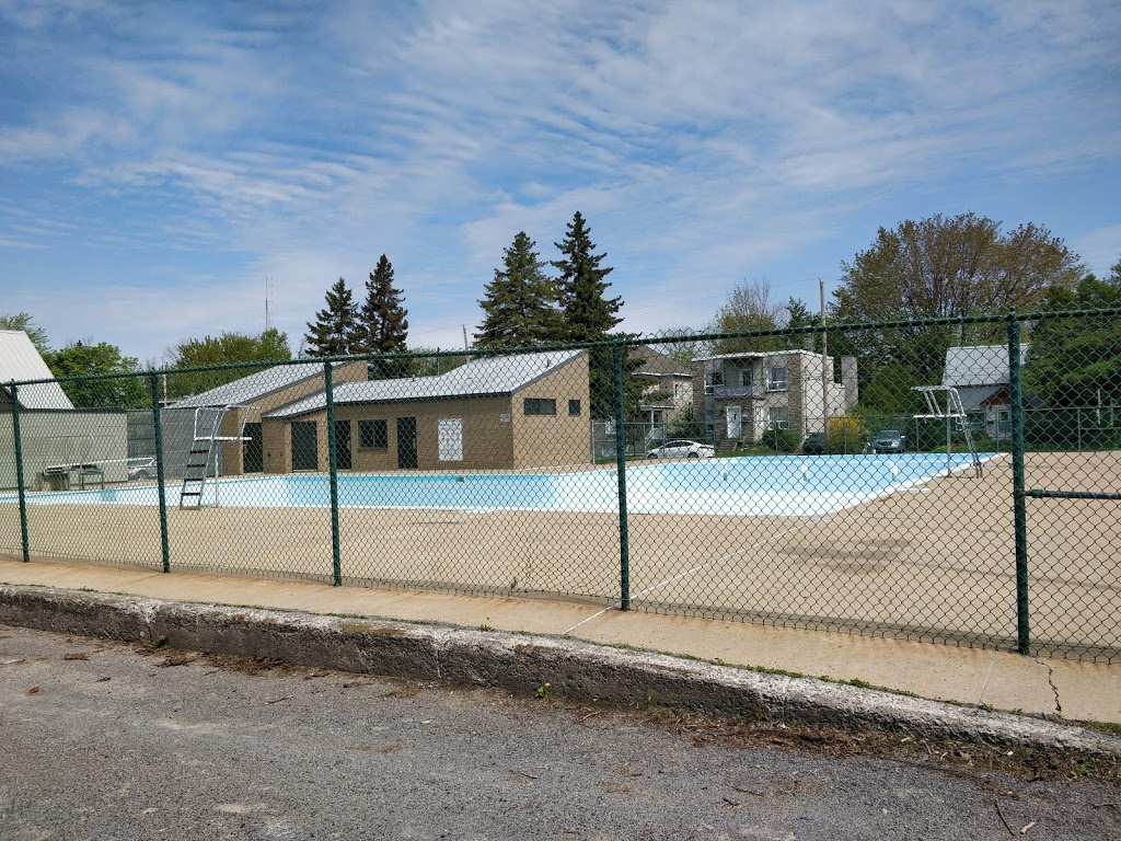 Parc Raymond | 1000 Rue De Lorimier, Longueuil, QC J4K 3N1, Canada | Phone: (450) 463-7311