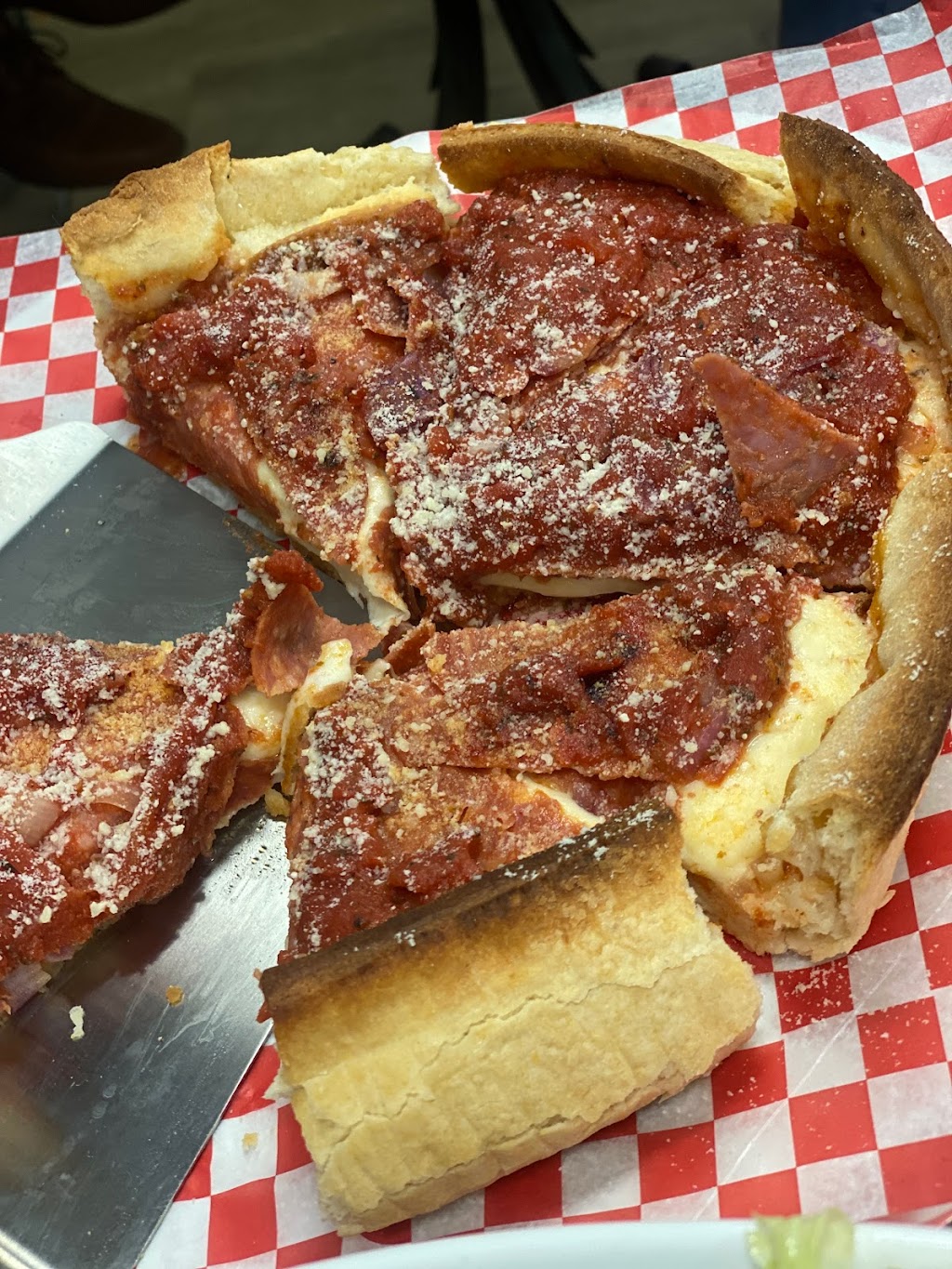 Windy City Pizza Okotoks | 105 Southbank Blvd #359, Okotoks, AB T1S 0G1, Canada | Phone: (403) 938-3996