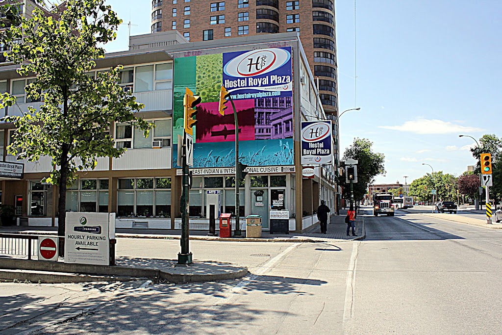 Hotel Royal Plaza | 330 Kennedy St, Winnipeg, MB R3B 3A4, Canada | Phone: (204) 783-3000