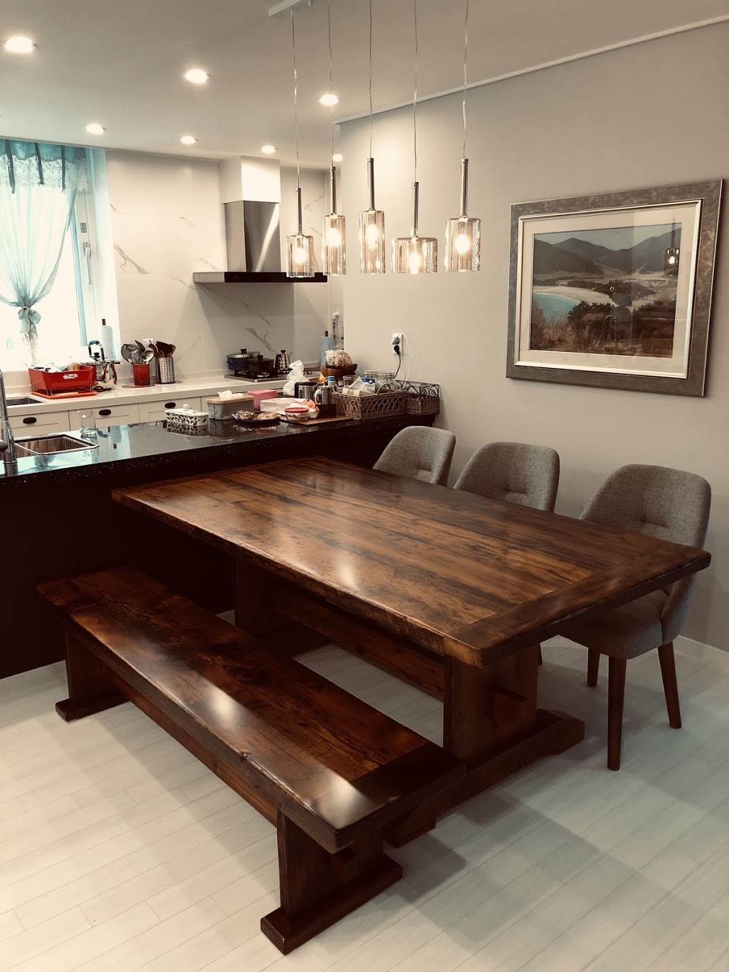 HD Threshing Floor Furniture | 655 Industrial Rd, Cambridge, ON N3H 5C9, Canada | Phone: (519) 379-7972