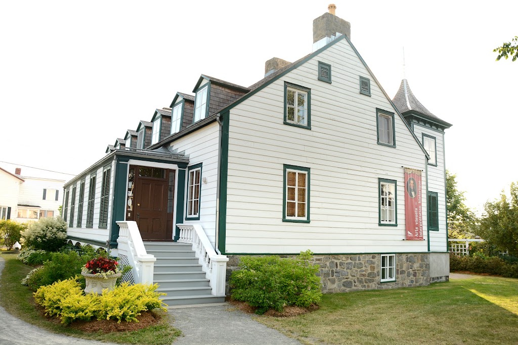 Étienne-Paschal Taché House National Historic Site of Canada | 37 Avenue Ste Marie, Montmagny, QC G5V 2R6, Canada | Phone: (418) 248-3361 ext. 2146