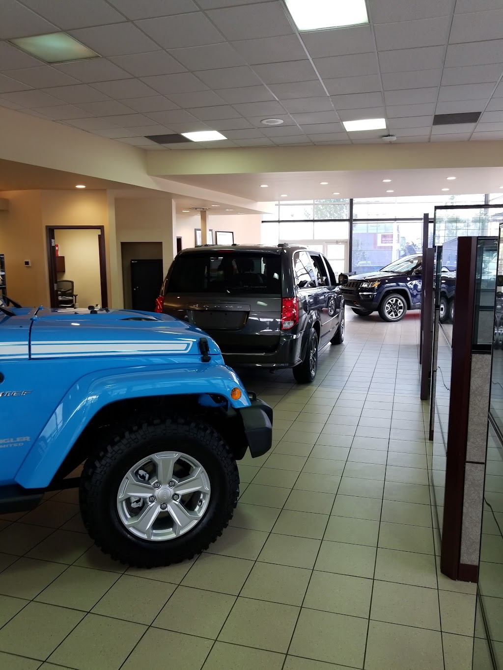 Londonderry Dodge Chrysler Jeep | 13333 Fort Rd NW, Edmonton, AB T5A 1C3, Canada | Phone: (780) 473-6388