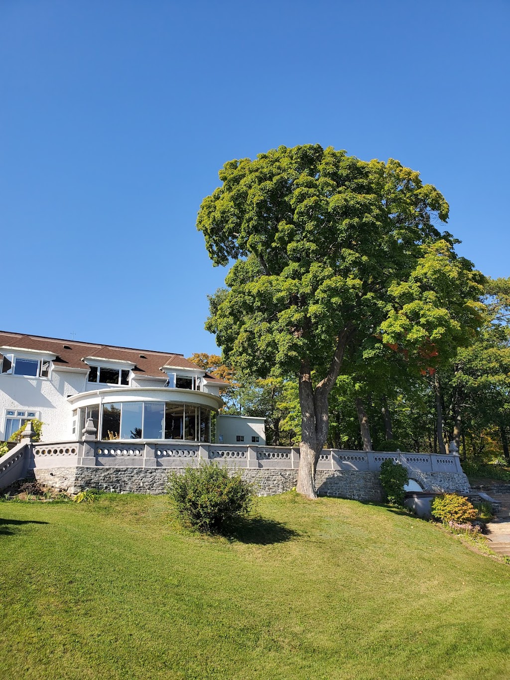 Foyer de Charité Notre-Dame DOrléans | 8169 Chem. Royal, Sainte-Pétronille, QC G0A 4C0, Canada | Phone: (418) 828-2226