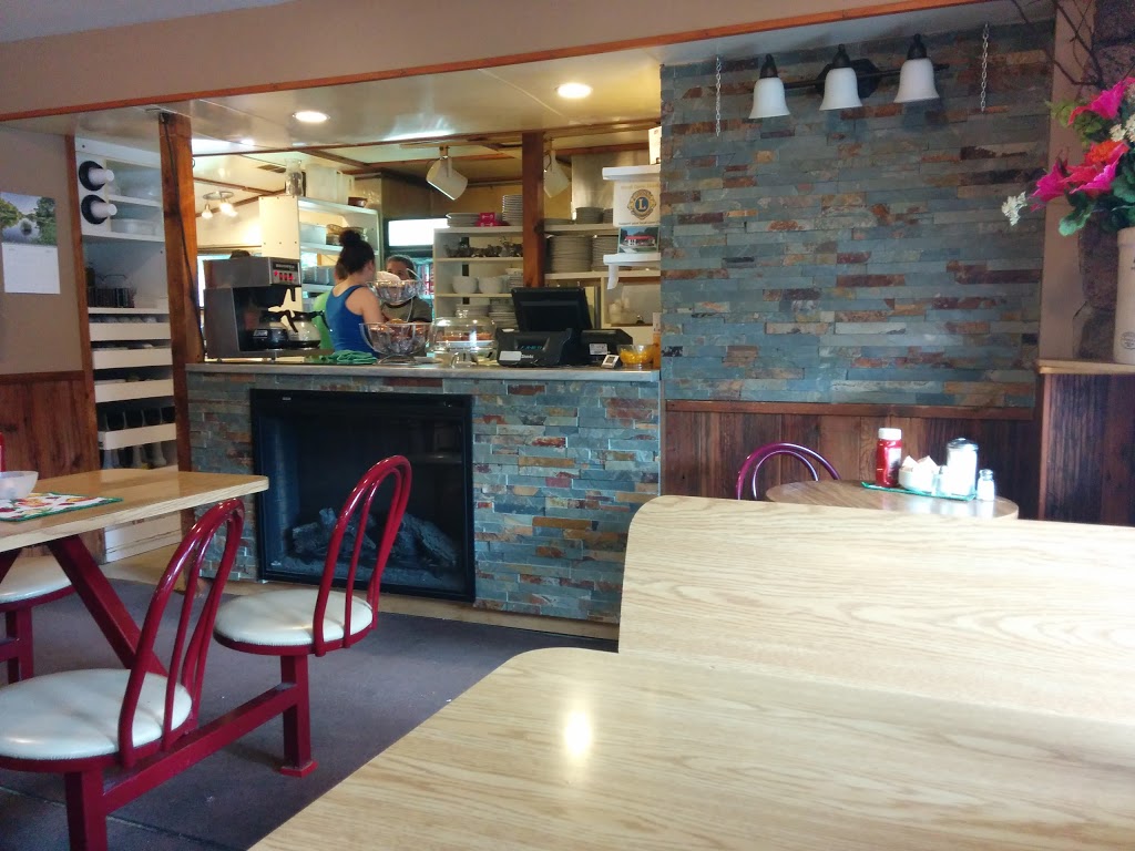 Belwood Super Snax | 5 George St, Belwood, ON N0B 1J0, Canada | Phone: (519) 843-5655