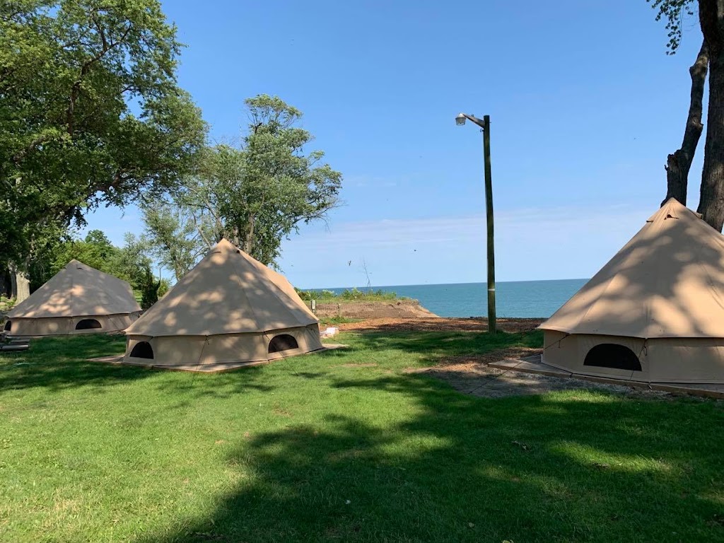 Lungovita Beach Retreat | 225 East County Rd 50, Harrow, ON N0R 1G0, Canada | Phone: (519) 564-3105