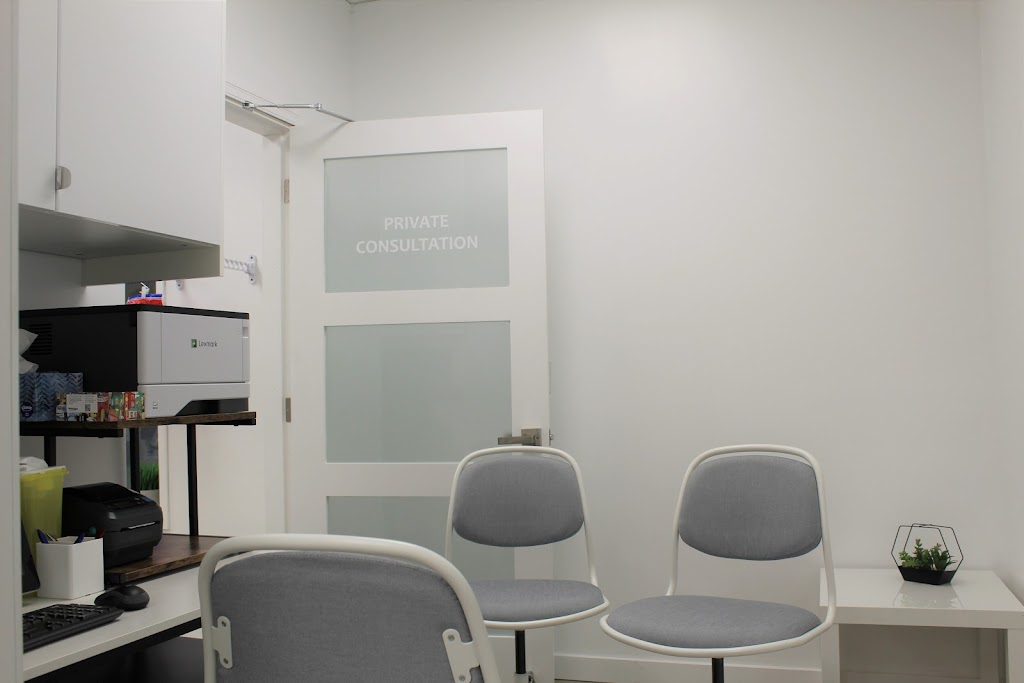 Tablet Pharmacy Qualicum | 219 Fern Rd W #2, Qualicum Beach, BC V9K 2M2, Canada | Phone: (250) 947-1230