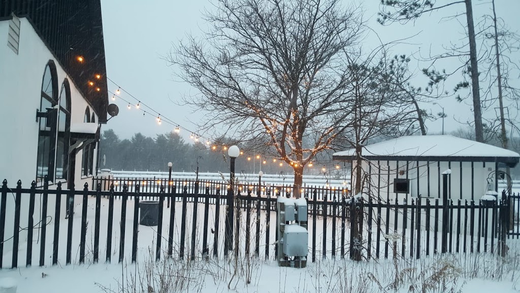 Jolly Roger Inn & Resort | 2 J.R. Ln, Parry Sound, ON P2A 2W8, Canada | Phone: (705) 241-8658