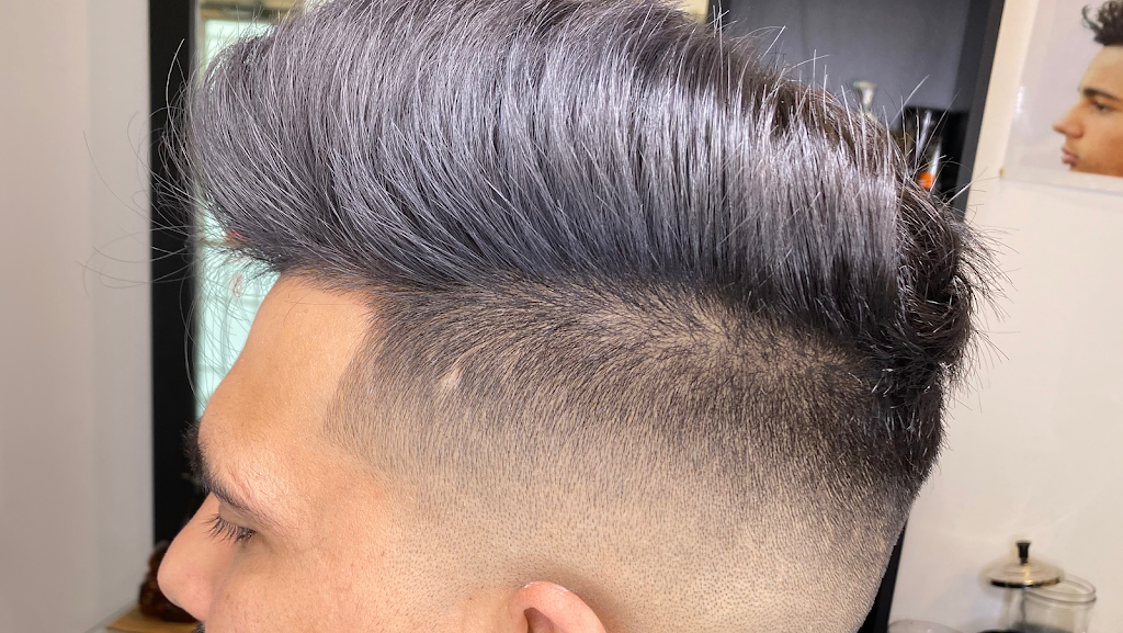 Paris barber | 5400 Grande Allée suite 3, Saint-Hubert, QC J3Y 1A4, Canada | Phone: (438) 879-4004