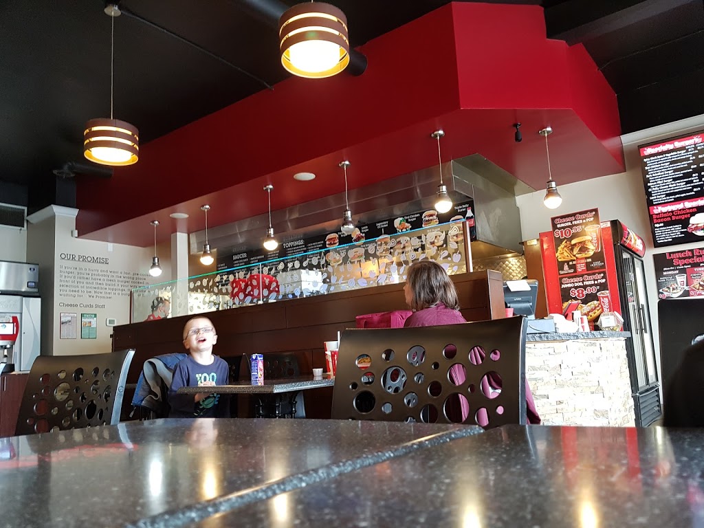 Cheese Curds Gourmet Burgers + Poutinerie | 380 Pleasant St, Dartmouth, NS B2Y 3S5, Canada | Phone: (902) 444-3446