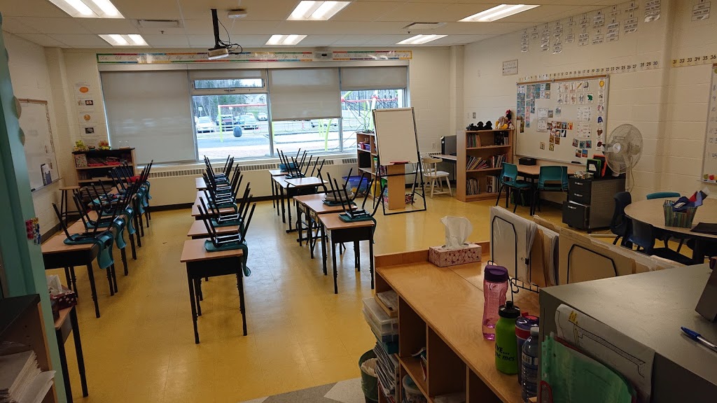 École Champlain | Erinvale Dr, Moncton, NB E1A 5S8, Canada | Phone: (506) 856-2700