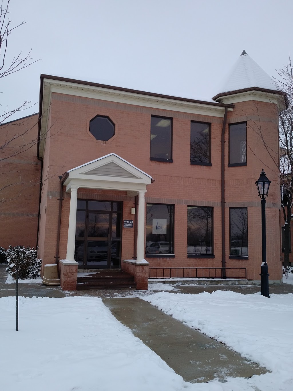 YourBack Chiropractic | 1100 Central Pkwy W Unit 30-1, Mississauga, ON L5C 4E5, Canada | Phone: (905) 281-8282