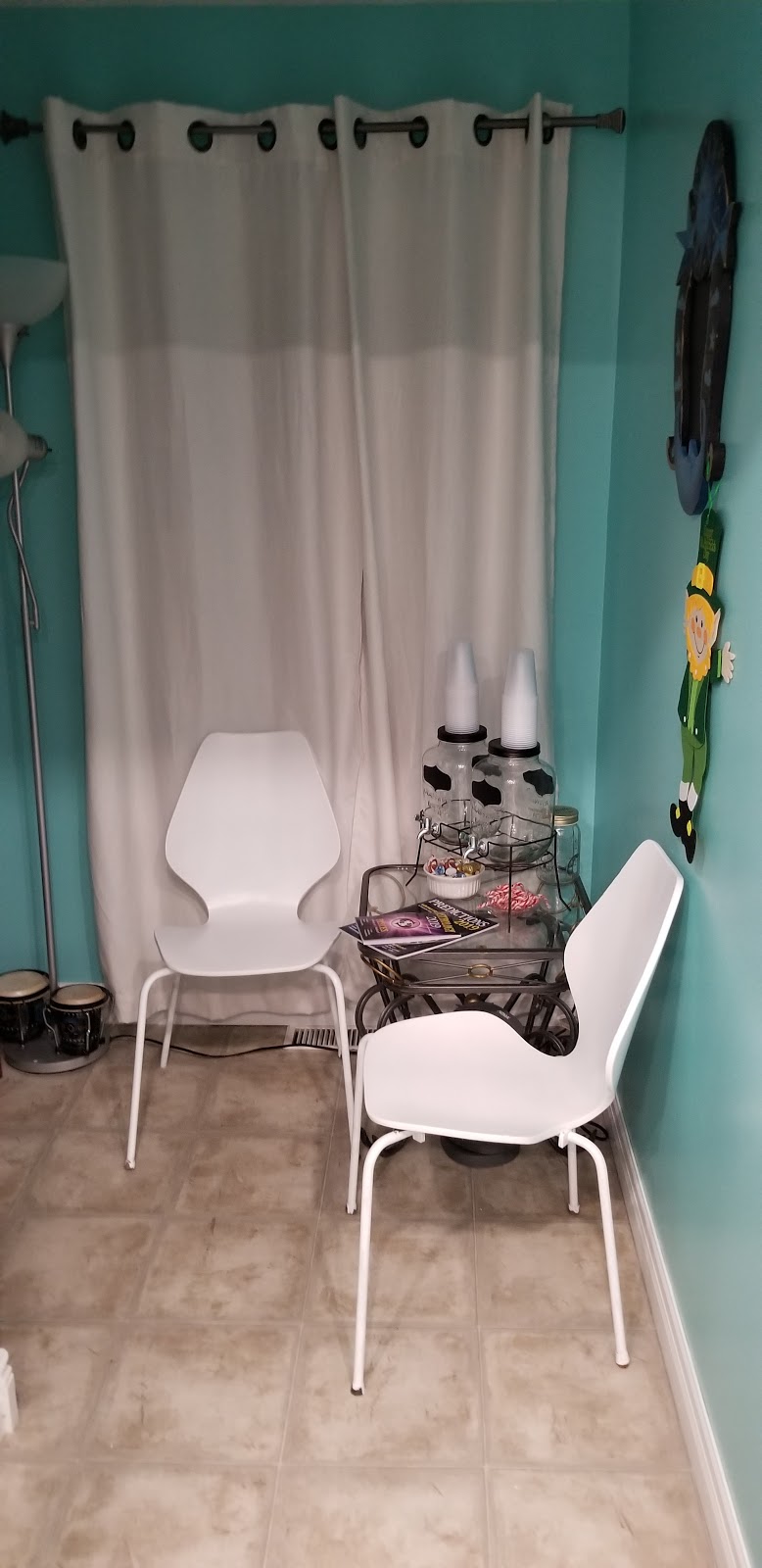 Retro21 barbershop & hair salon | 21 Forrest St, Tilbury, ON N0P 2L0, Canada | Phone: (519) 682-0353
