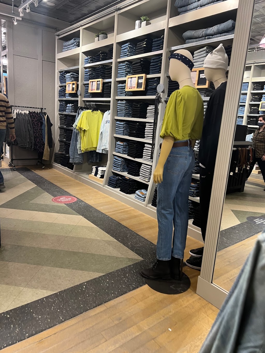 Levis Store | 1485 Portage Ave #66Q, Winnipeg, MB R3G 0W4, Canada | Phone: (431) 807-9490