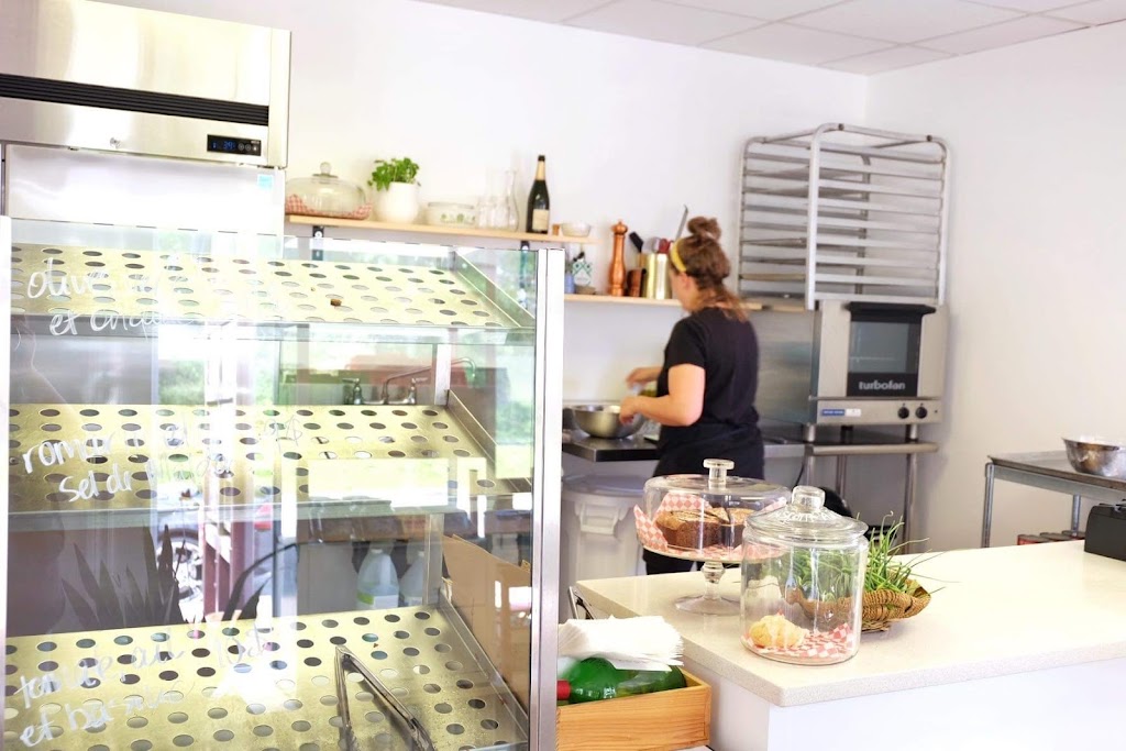 Épicerie Campobasso | 297 Rue Principale, Mansonville, QC J0E 1X0, Canada | Phone: (579) 531-8181