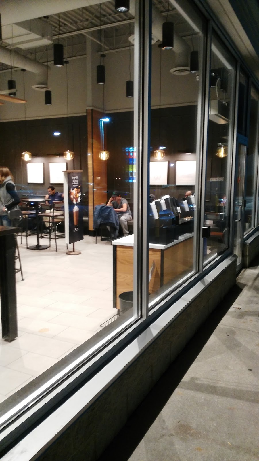 Starbucks | 631 Commissioners Rd E, London, ON N6C 2V1, Canada | Phone: (519) 649-1444