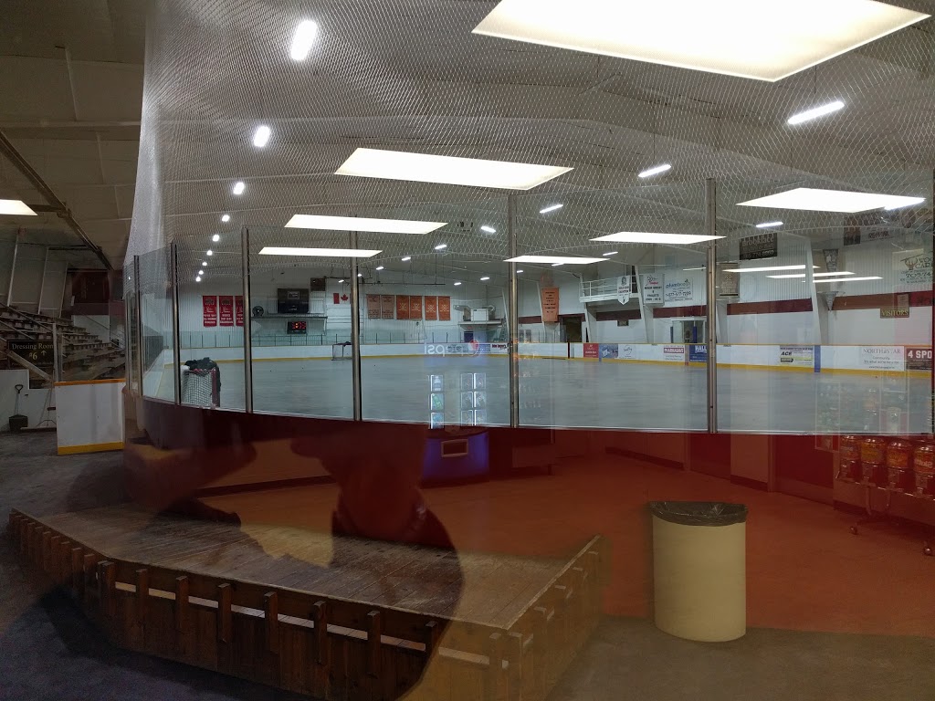 Humphrey Arena | 15 Humphrey Dr, Parry Sound, ON P2A 2W8, Canada | Phone: (705) 732-4313