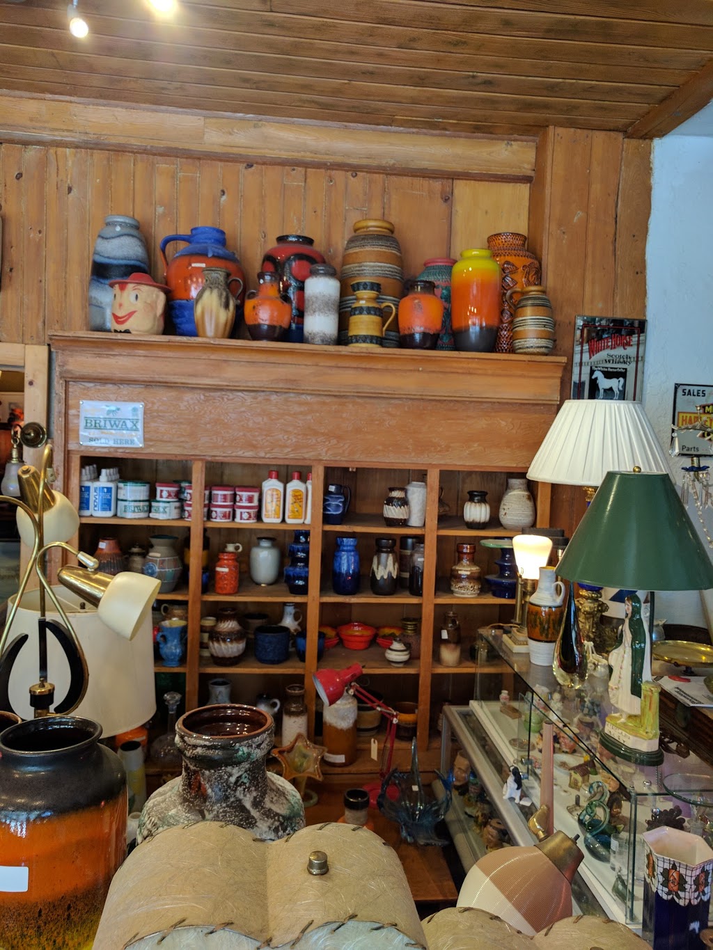 Jonnys Antiques | 10 William Shakespeare St, Shakespeare, ON N0B 2P0, Canada | Phone: (519) 625-8307