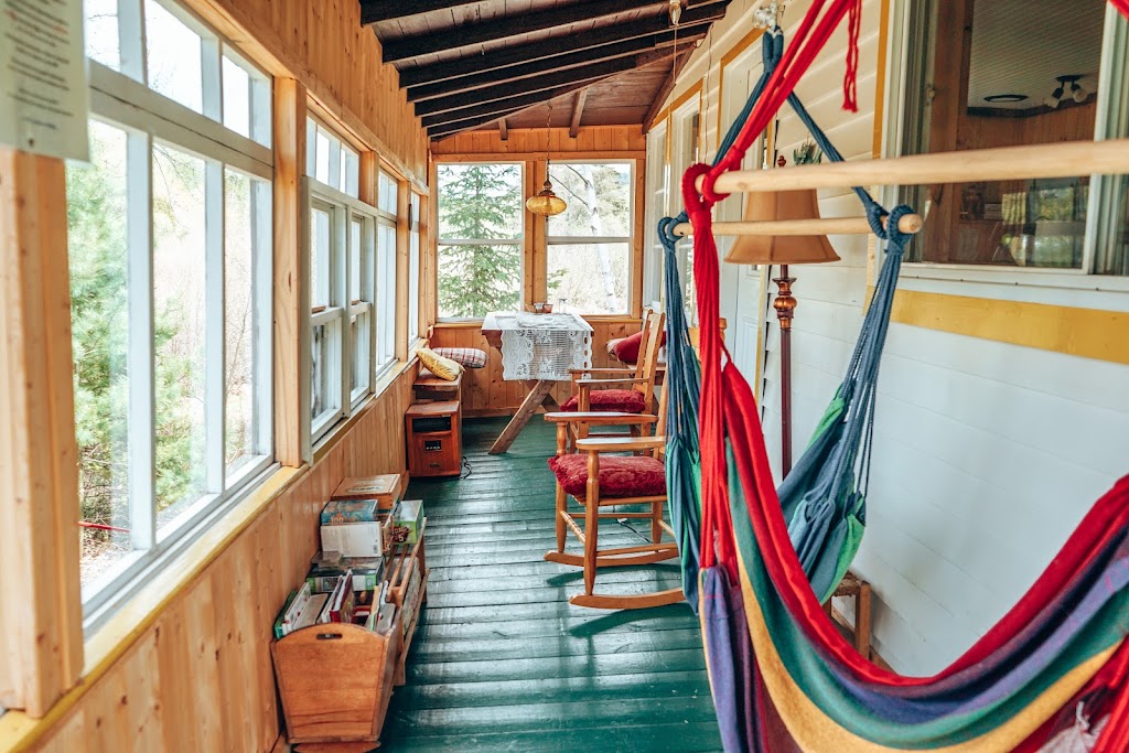 Chalets Lac Bellemare | 271 Chem. du Lac-Bellemare, Saint-Mathieu-du-Parc, QC G0X 1N0, Canada | Phone: (819) 532-1062