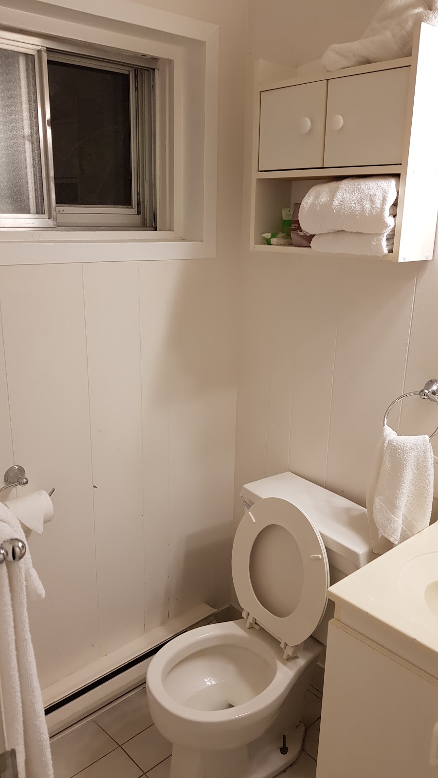 Wasaga Beach Inn And Cottages | 159 Main St, Wasaga Beach, ON L9Z 2L3, Canada | Phone: (705) 429-2535