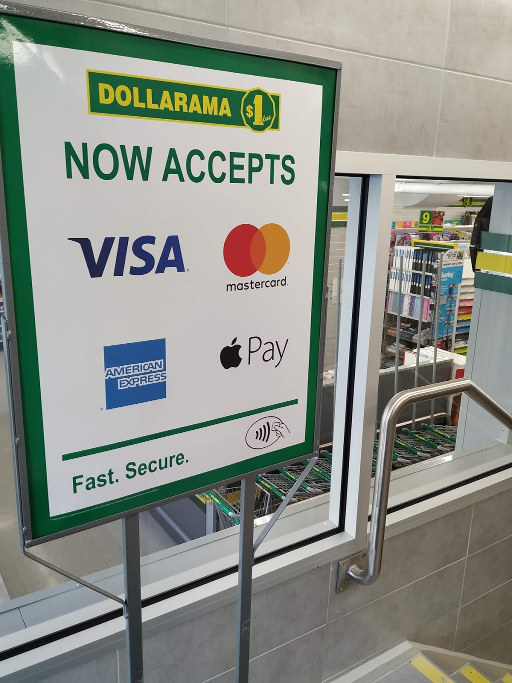 Dollarama | 1139 College St, Toronto, ON M6H 1B5, Canada | Phone: (416) 537-3783