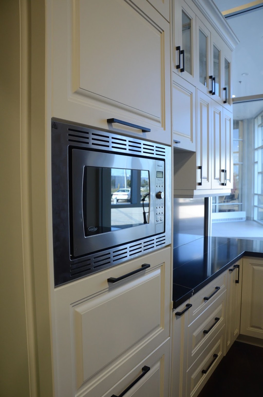 LUXX | 7250 Keele St UNIT 4, Concord, ON L4K 1Z8, Canada | Phone: (647) 907-1110