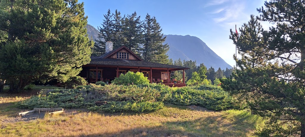 Tsuniah Lake Lodge | Unnamed Road, Cariboo J, BC V0L 1X0, Canada | Phone: (403) 987-9258