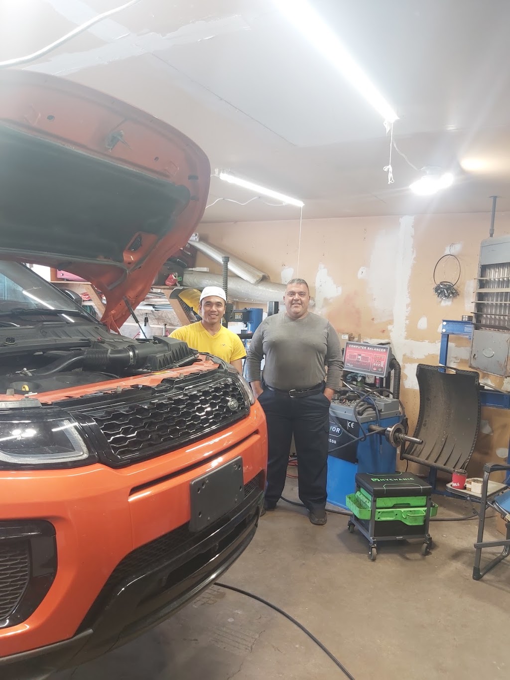 The mechanic shop | 11708 152 Ave NW, Edmonton, AB T5X 1S8, Canada | Phone: (587) 335-1148