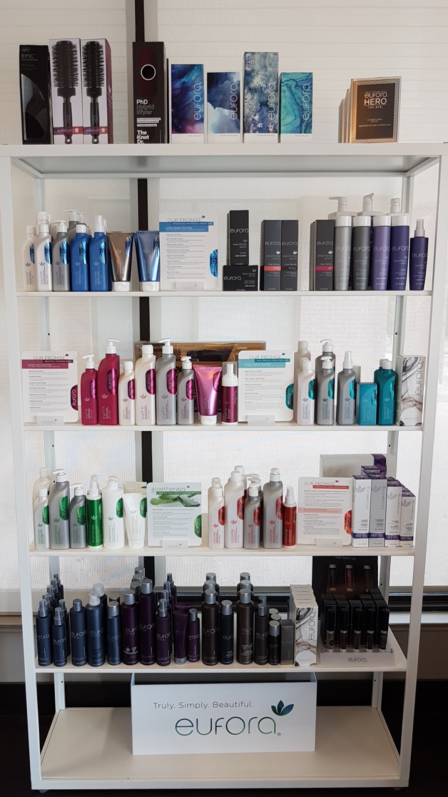 Coco Hair Studio | 511 Plains Rd E, Burlington, ON L7T 2E2, Canada | Phone: (905) 634-9393