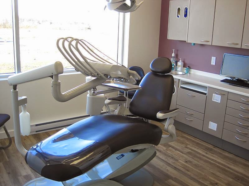 Centre Dentaire Lyne Pharand | 21 Boulevard de la Cité-des-Jeunes, Vaudreuil-Dorion, QC J7V 0N3, Canada | Phone: (450) 218-7070