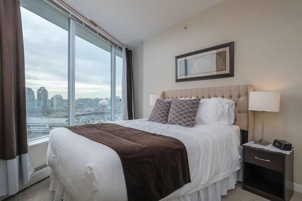 The Urban | 688 Abbott St Apt 1709, Vancouver, BC V6B 0B9, Canada | Phone: (236) 983-0306