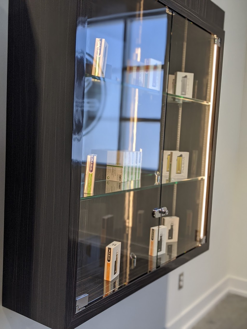 One Plant Cannabis Dispensary - Barrie (Essa Road) | 231 Essa Rd, Barrie, ON L4N 6B7, Canada | Phone: (705) 252-1768