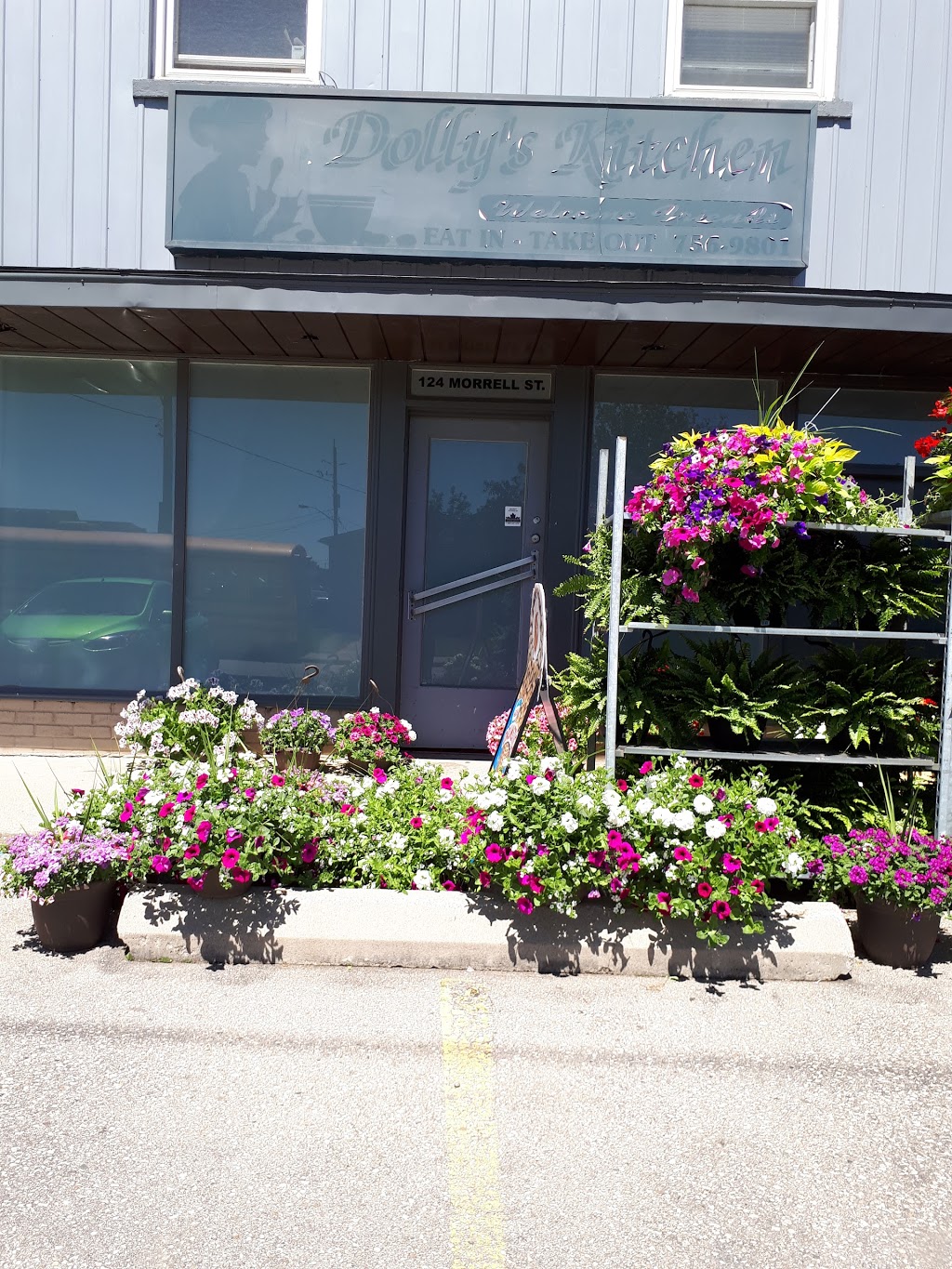 Holmedale Mini Mart | 128 Morrell St, Brantford, ON N3T 4J8, Canada | Phone: (519) 751-0405