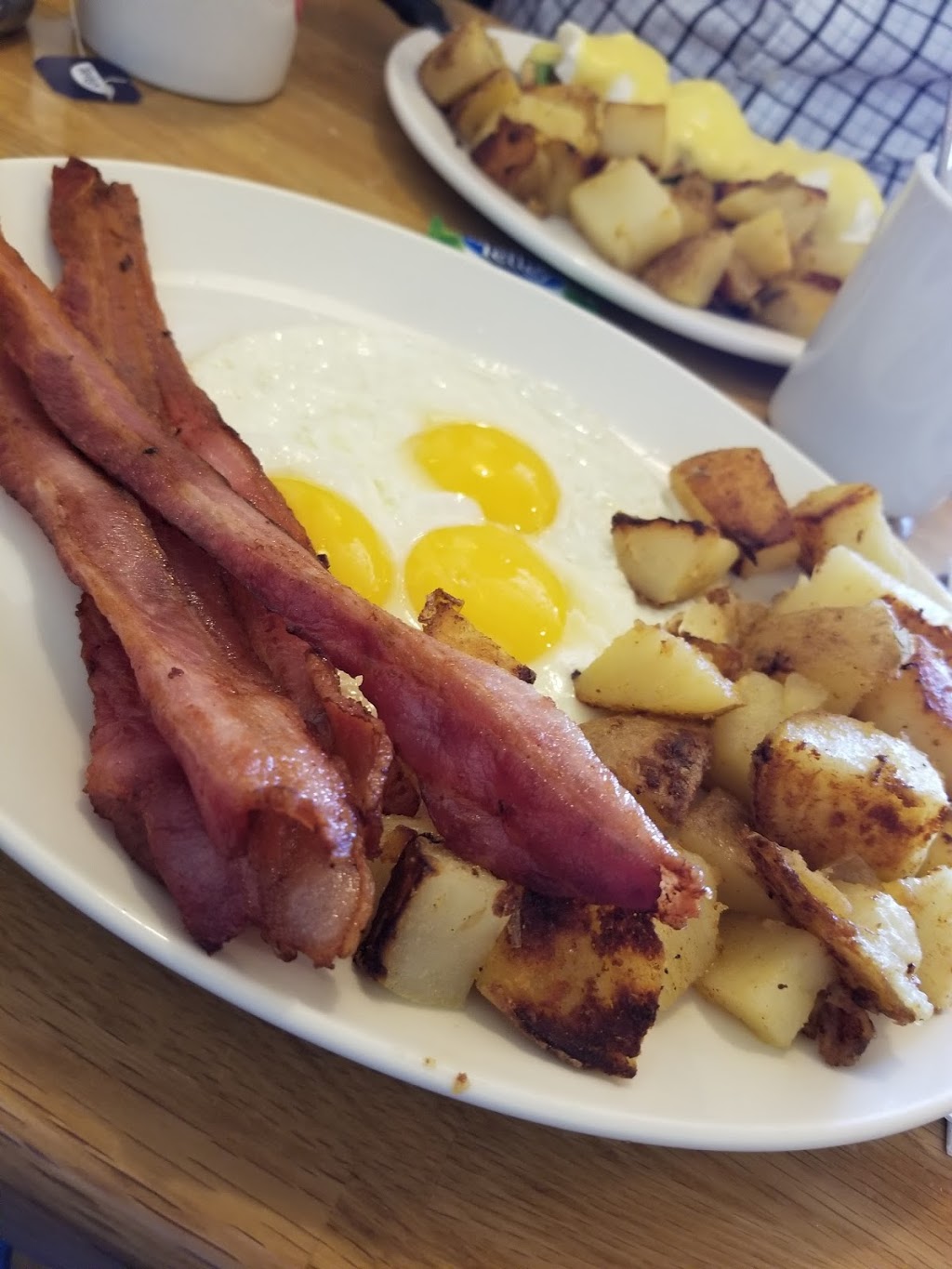 Sunset Grill | 676 Wellington St E, Aurora, ON L4G 7N2, Canada | Phone: (905) 726-9019