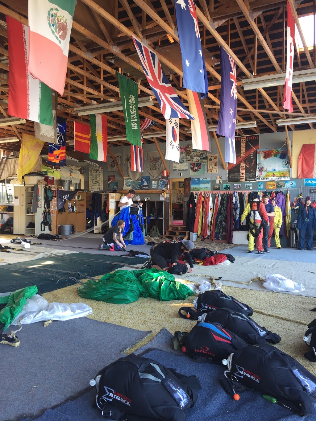 Skydive Vancouver | 5112 Gladwin Rd, Abbotsford, BC V4X 1X8, Canada | Phone: (604) 327-5867