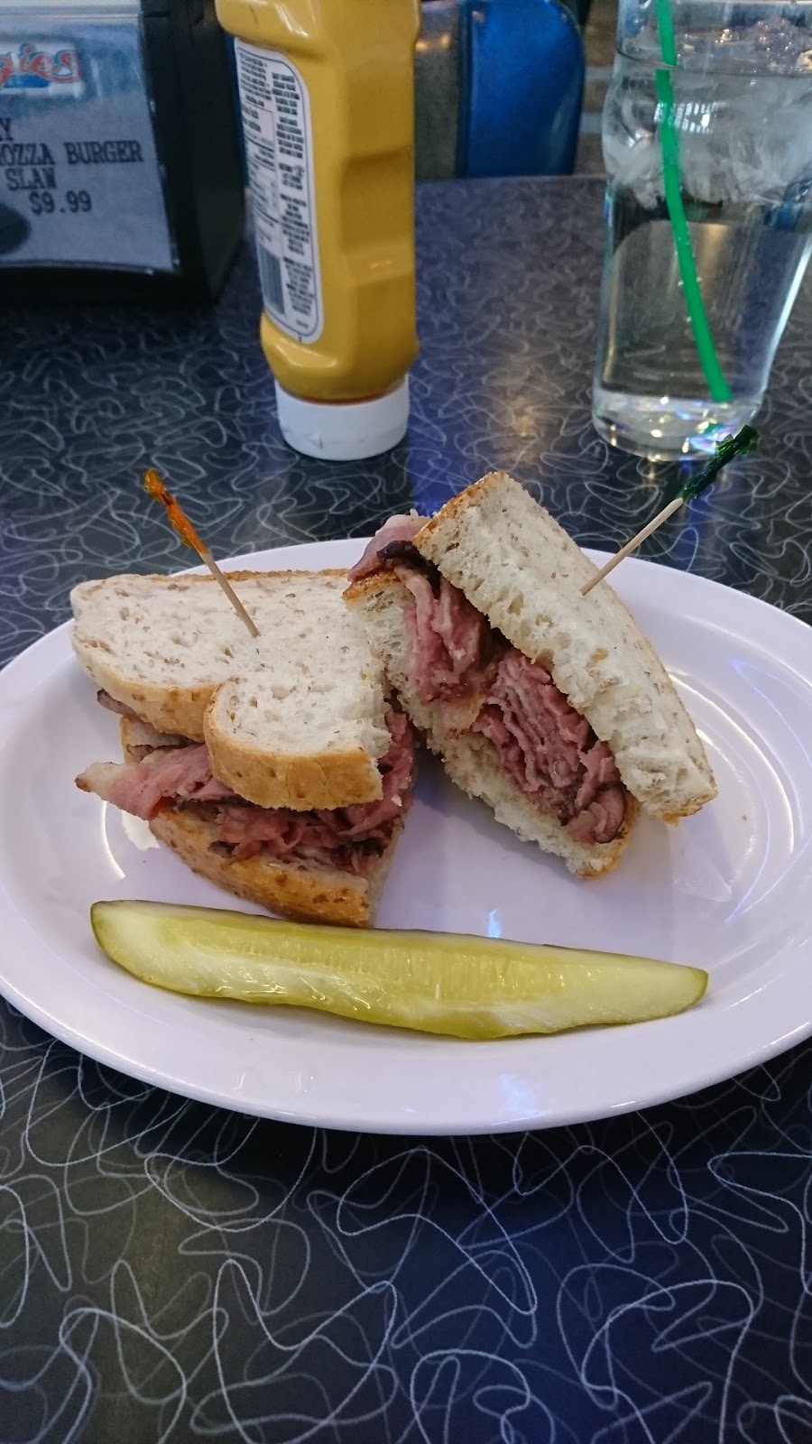 Boogies Diner & Sports Lounge | 1155 Main St, Winnipeg, MB R2W 3S4, Canada | Phone: (204) 586-6599