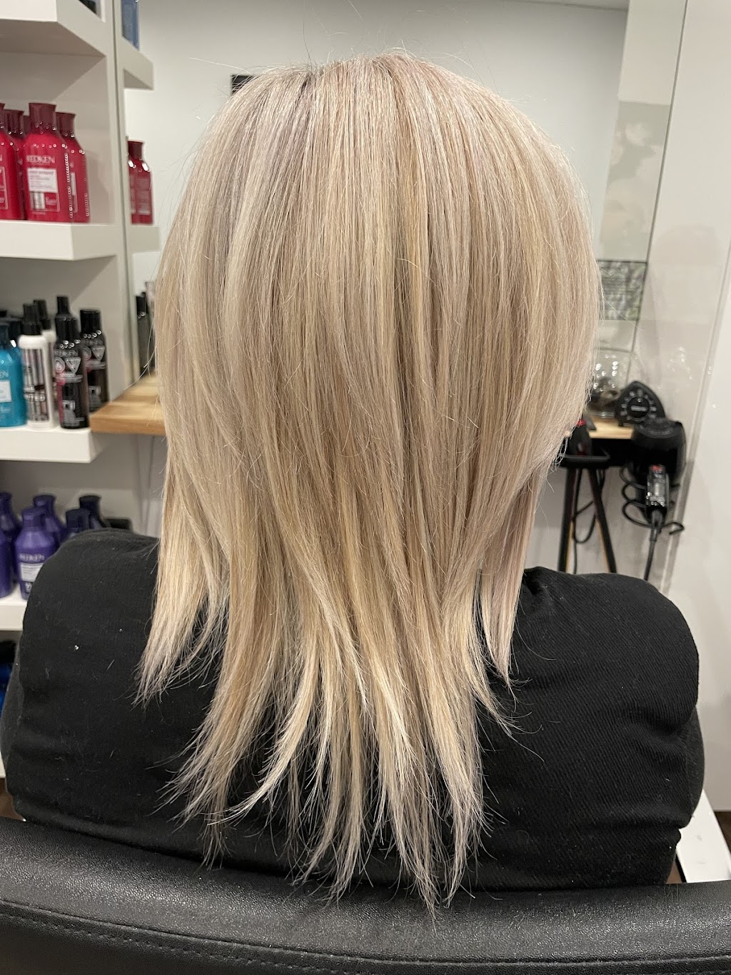 Christina phaneuf coiffure | 244 Croissant du Rivage, LÉpiphanie, QC J5X 0A1, Canada | Phone: (514) 946-4115