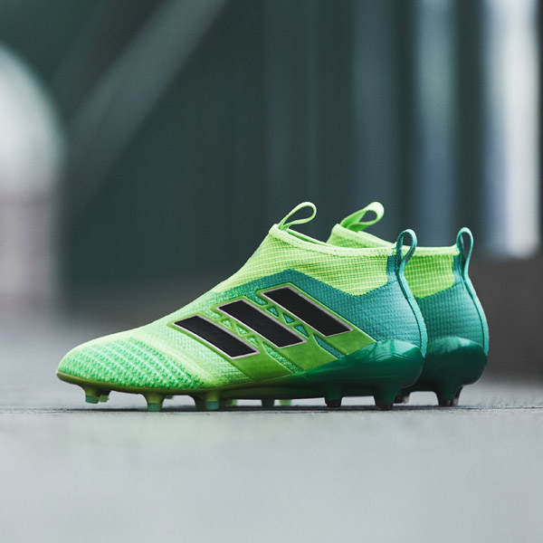 Soccer Maxx Milton | 13 Charles St #103, Milton, ON L9T 2G5, Canada | Phone: (905) 878-0506