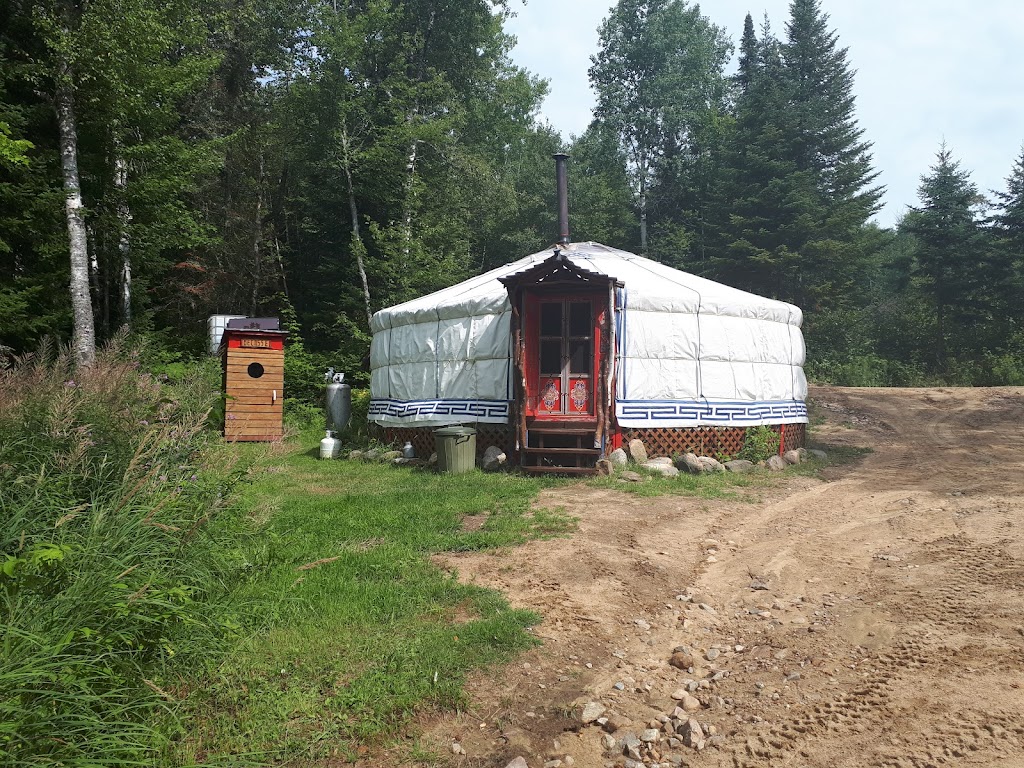 Pourvoirie pignon rouge mokocan | 1 Chemin du Lac Mica, Saint-Michel-des-Saints, QC J0K 3B0, Canada | Phone: (450) 833-5083