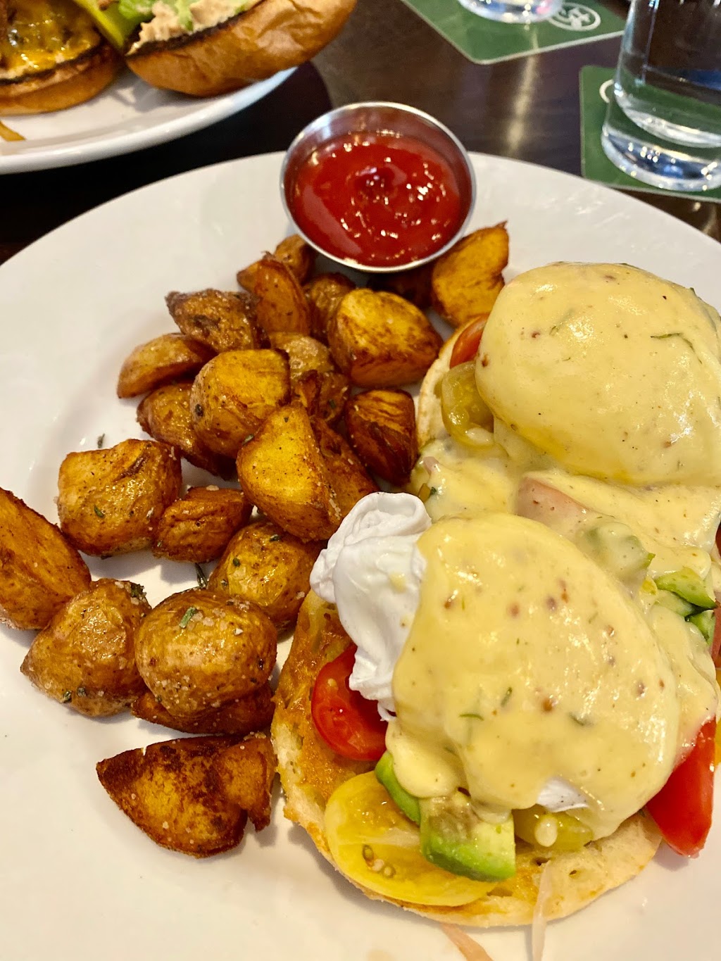Shift Kitchen & Bar | 5760 Teredo St, Sechelt, BC V0N 3A0, Canada | Phone: (778) 458-3372