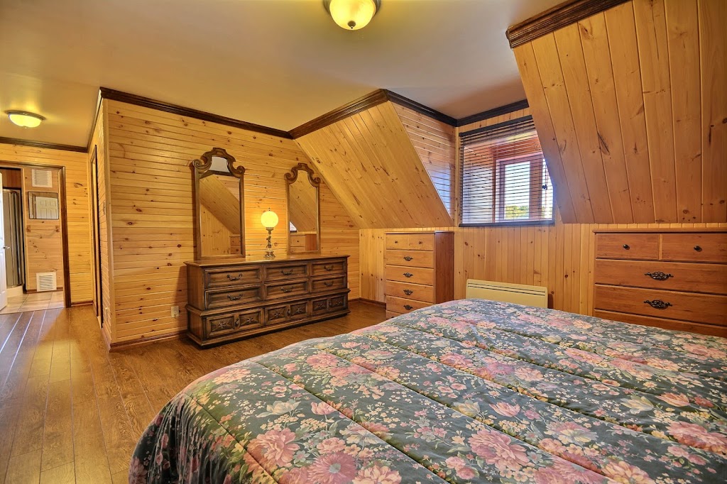 paradisauquebec.com | 100 Chem. de la Rivière Rouge, LAscension, QC J0T 1W0, Canada | Phone: (819) 275-2228
