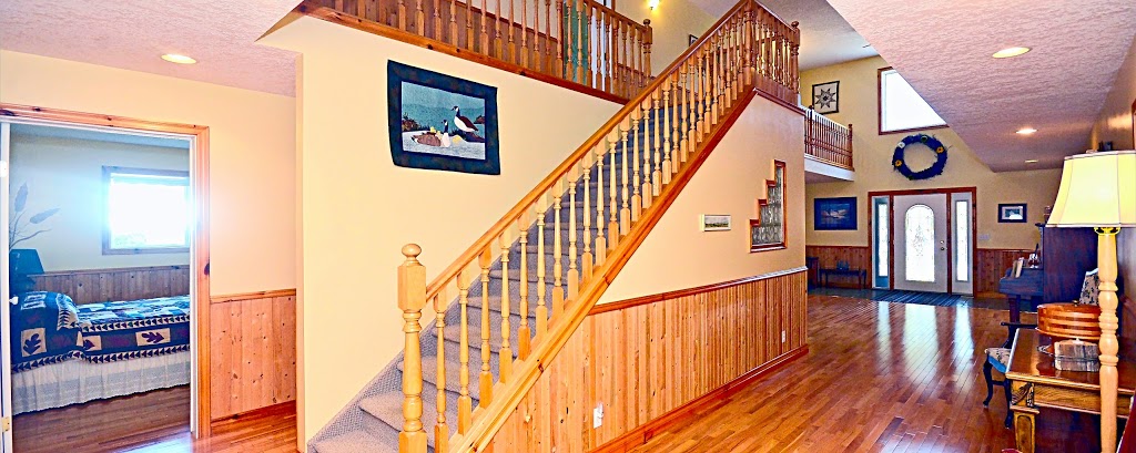 Changing Seasons Bed & Breakfast/ Bed & Bike | 1801 26 Ave, Nanton, AB T0L 1R0, Canada | Phone: (403) 485-3638