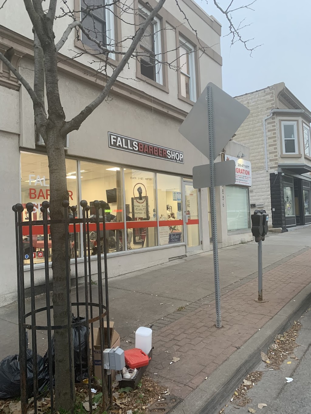 Falls Barber Shop | 5832 Ferry St, Niagara Falls, ON L2G 1S9, Canada | Phone: (289) 271-8353